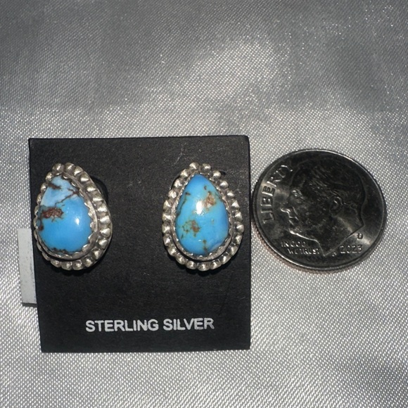 925 Sterling Silver Golden Hill Stud Earrings - Picture 3 of 3